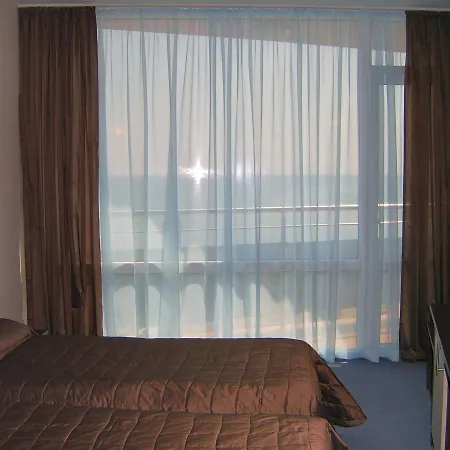 Sunny Bay Sea View Хотел Поморие